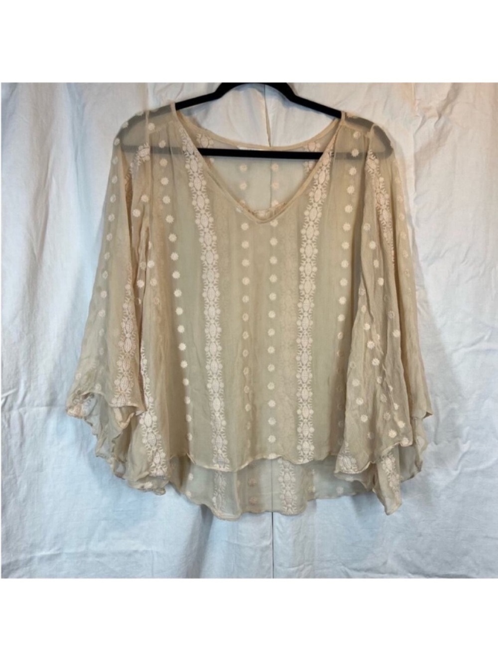 Zoa New York Anthropologie 100% silk Embroidered Bell sleeve blouse